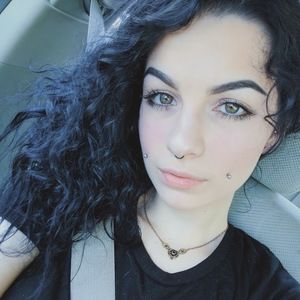 Meet your Posher, Gressa